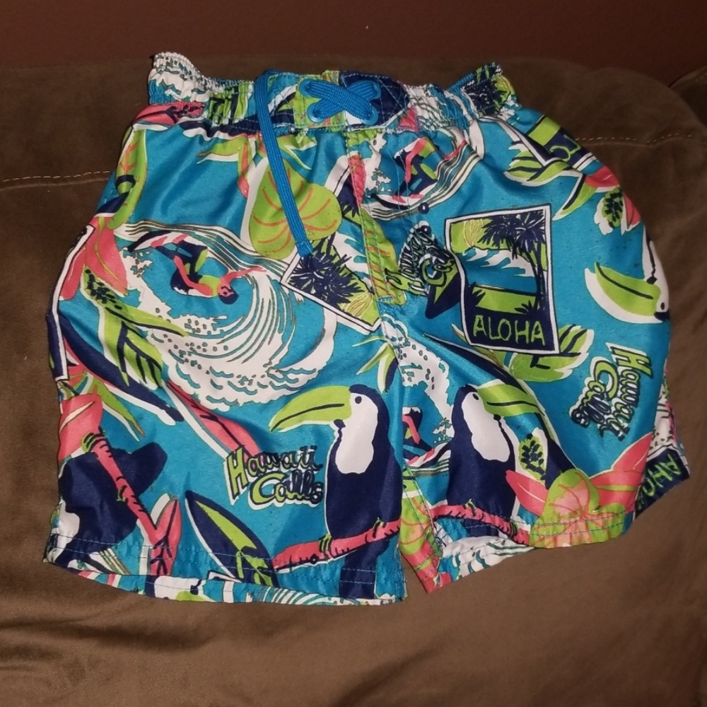 Hawaiian print 4T swim trunks